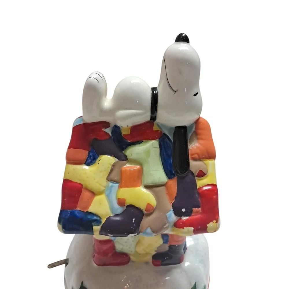 Vintage SNOOPY MUSIC BOX Silent Night A Christmas Wish 1981 Schmid Doghouse 5480